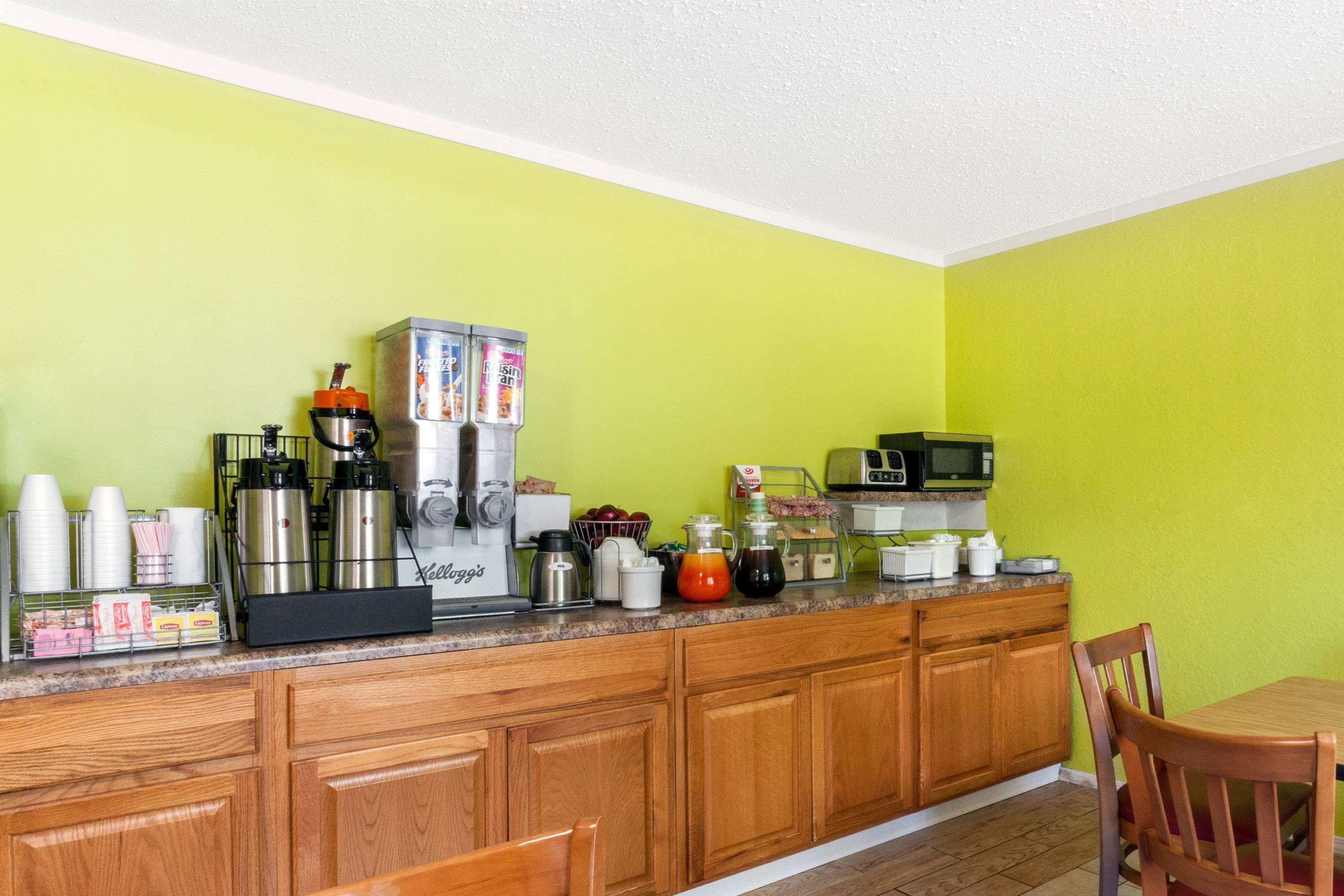 במוטל Super 8 By Wyndham Bath Hammondsport Area מראה חיצוני תמונה